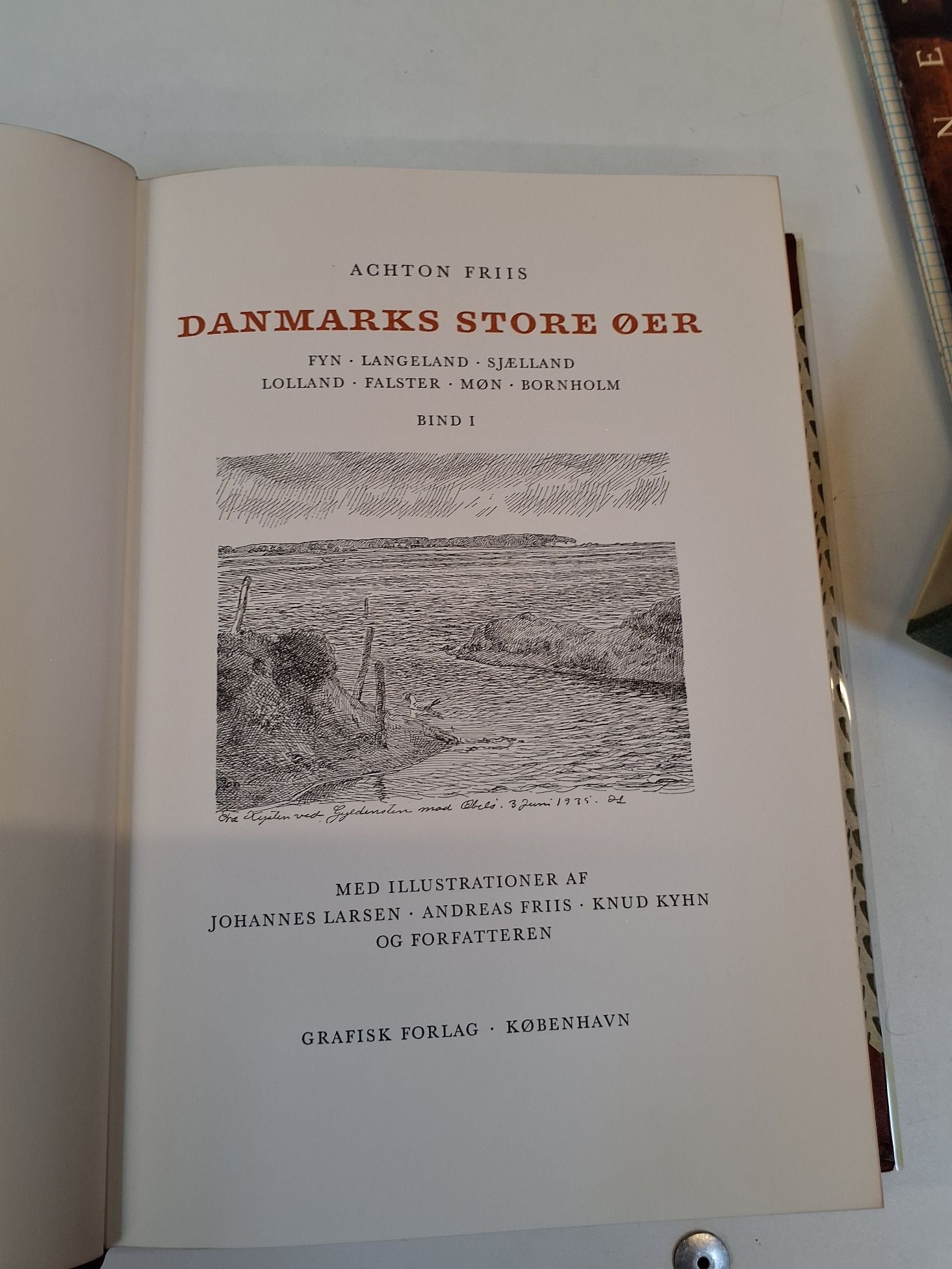 De danskes land af Acton Friis 7 bind i alt.